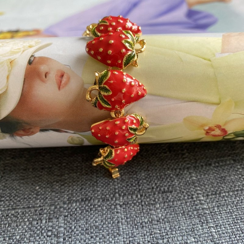 Sweet enamel glaze Chinese red strawberry fruit bracelet buckle bracelet