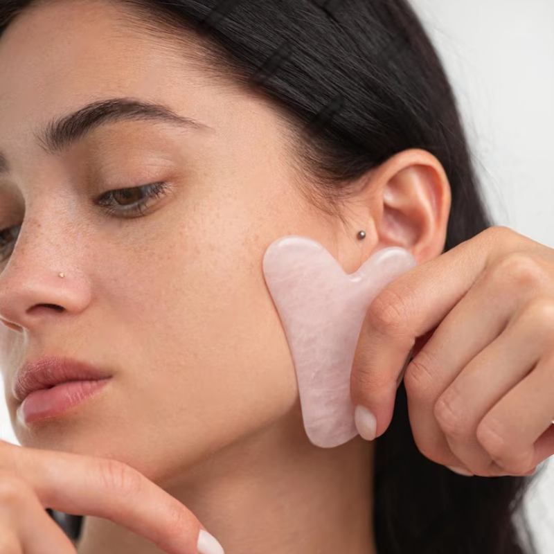 Gua Sha et rouleau visage vue produit 2