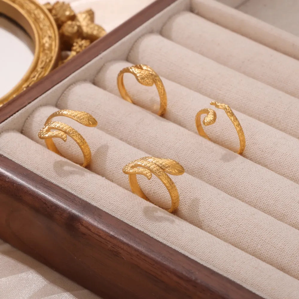 Bague Serpent Acier Titane Plaquée Or | Boutique84
