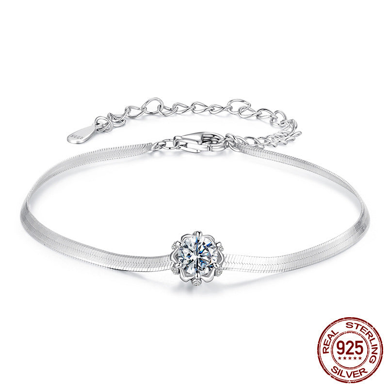 Send girlfriend flower bracelet and Valentine's Day jewelry