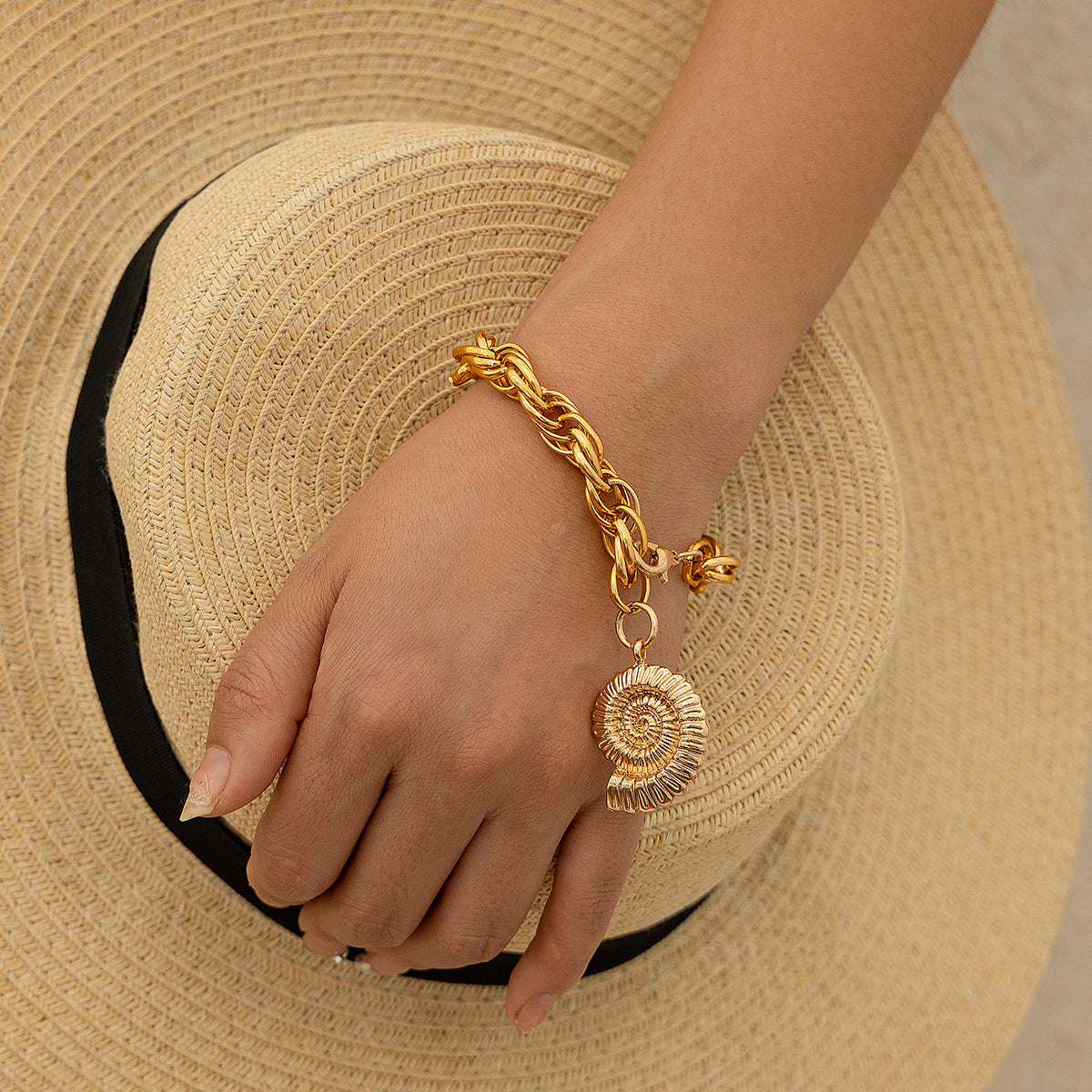 Ocean Wind Conch Tassel Bracelet Female Personalized Vacation Metal Shell Bracelet