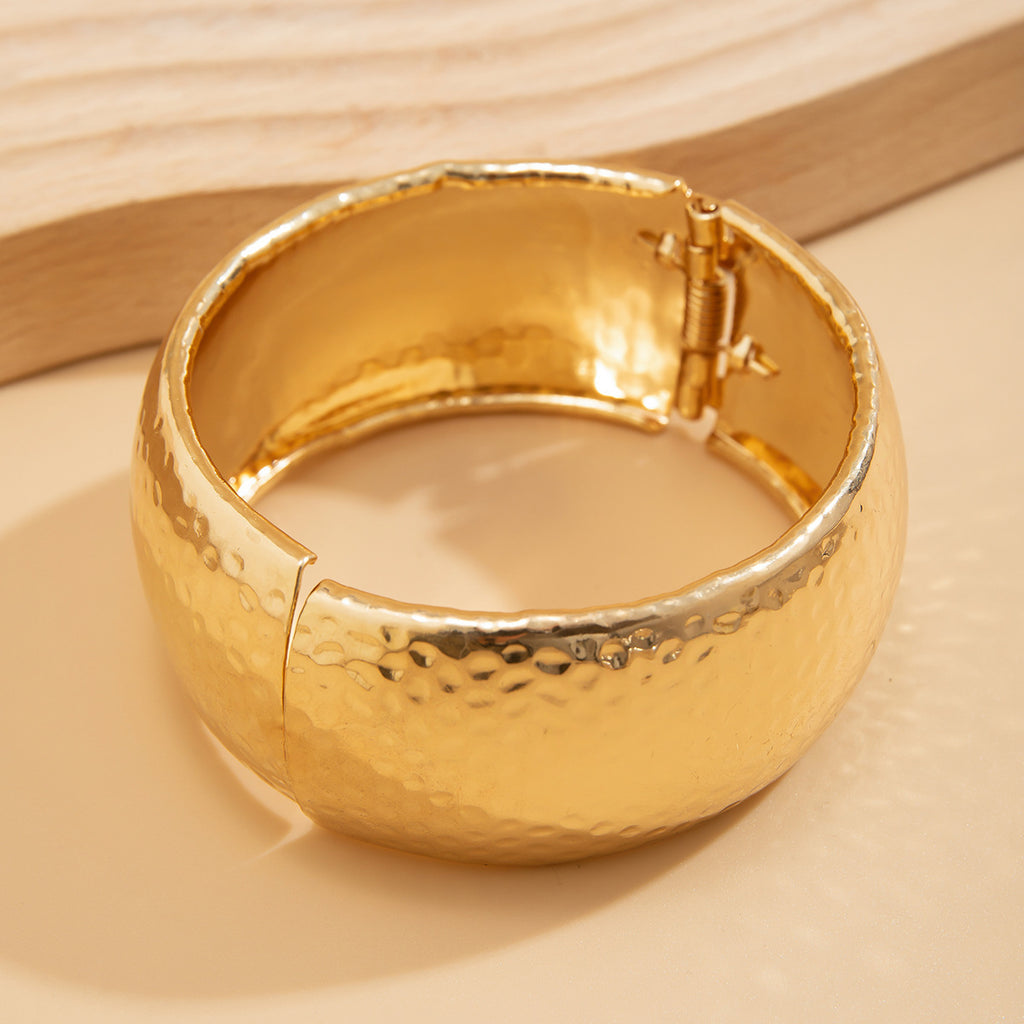 Design inspired metal snake stripe wide bracelet, fashionable and niche texture, circular opening bracelet for women