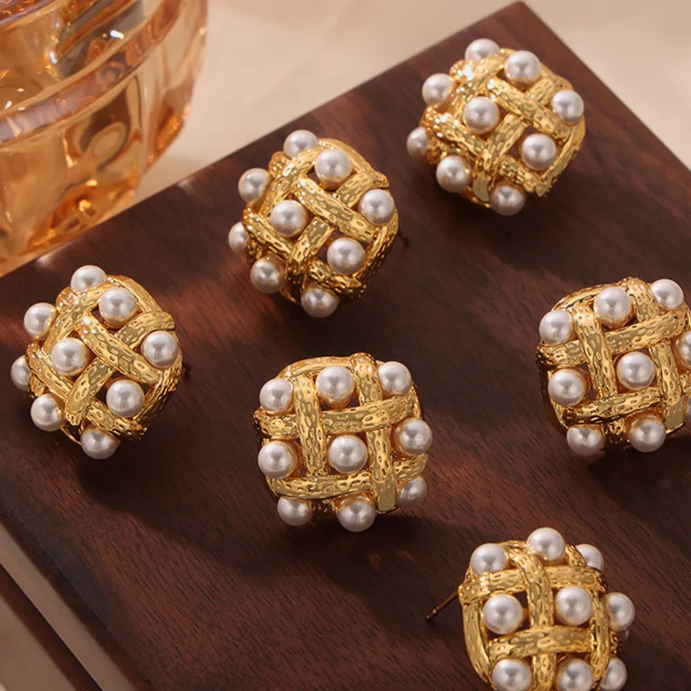 Boucles d'Oreilles Puces Perle Nacre Dorées | Boutique84