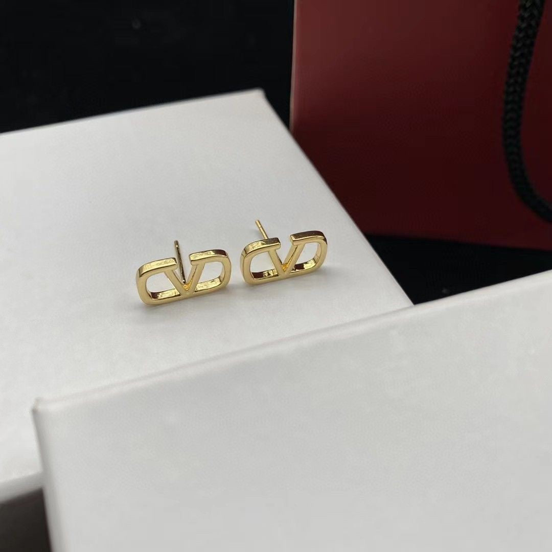 Boucles d'Oreilles Puces V Argent 925 Hypoallergénique | Boutique84