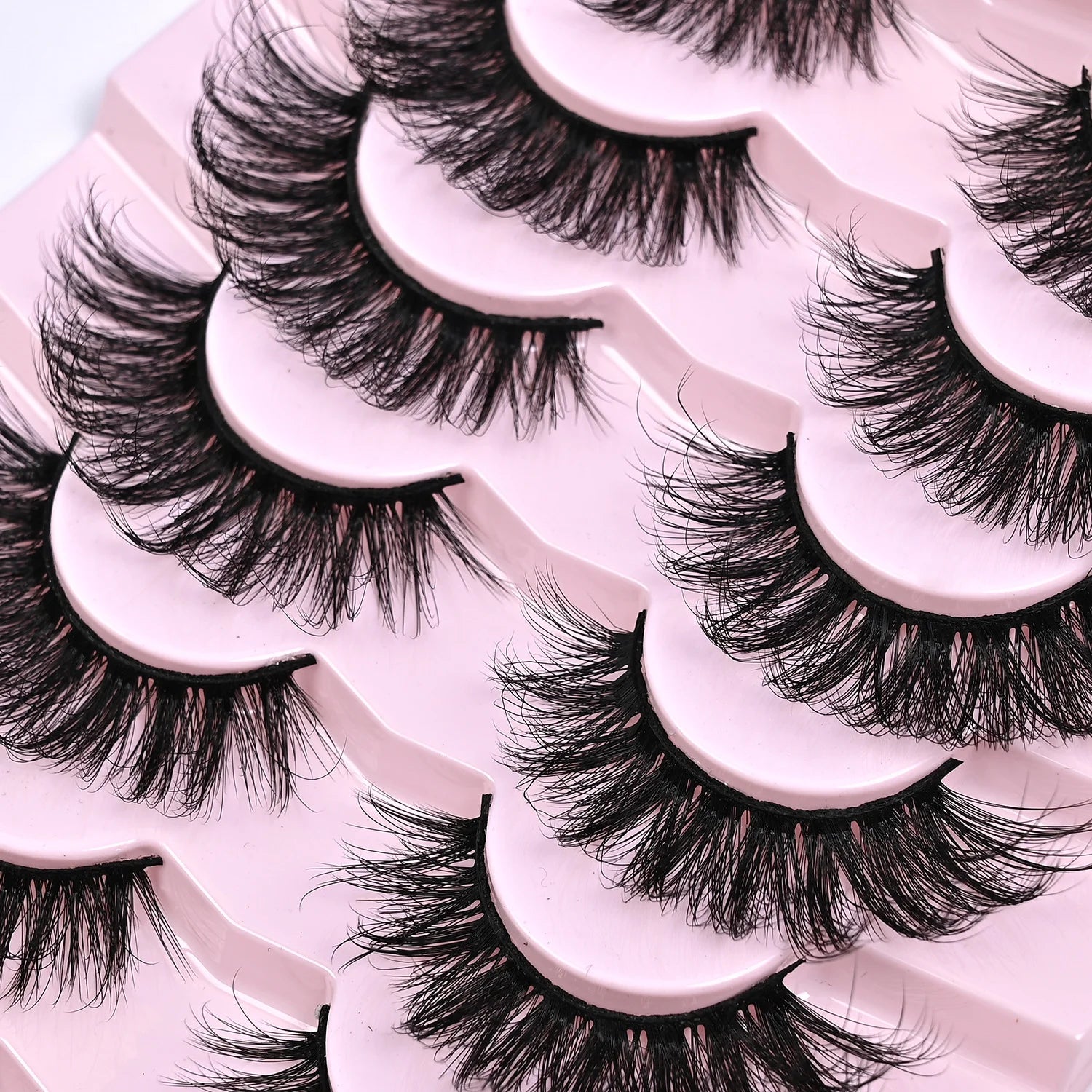 Fake eyelashes cat eye effect, thick and voluminous eyelashes, soft and comfortable for beginners, vapy curvature for an intense look, suitable for Carnival and for daily use, washable.