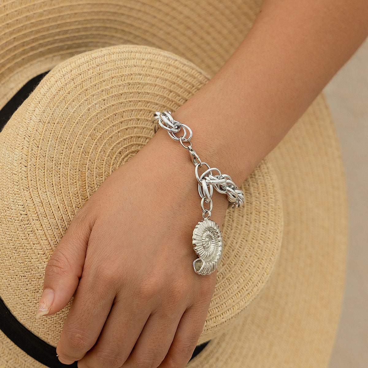 Ocean Wind Conch Tassel Bracelet Female Personalized Vacation Metal Shell Bracelet