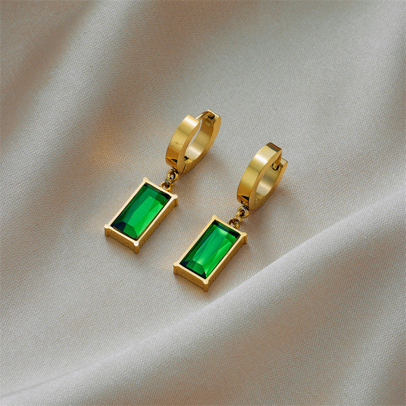 Style Unique Design Blade Chain Luxury Emerald Zircon Pendant Titanium Steel Necklace for Women